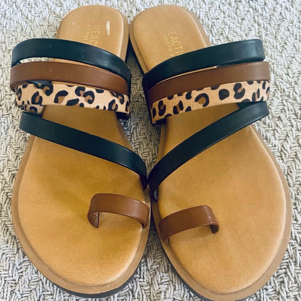 NWOT Women’s Kenneth Cole sandals